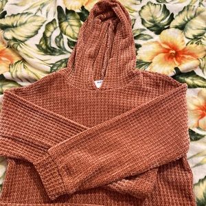 It’s a deep pink coral shade very comfortable it’s an extra large in kids